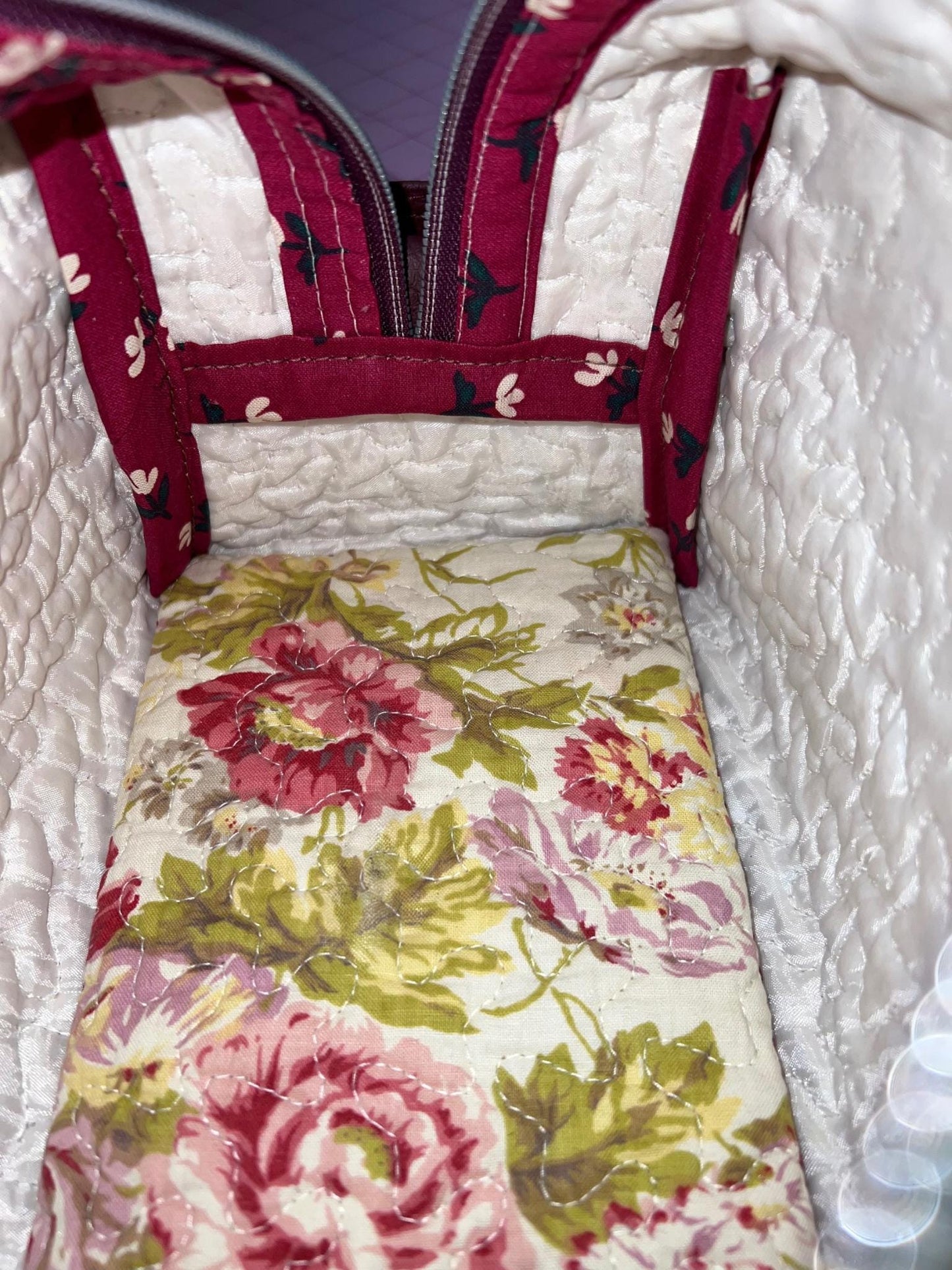 Floral Quilted Makeup Bag – Handmade Zipper Pouch, Travel Cosmetic Bag, Vintage Style Toiletry Bag, Gift for Her