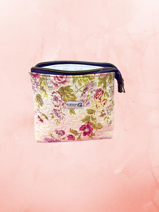 Handmade Vintage Style Floral Zipper Pouch, Women's Quilted Cosmetic Bag with Waterproof Lining, Romantic Cream Roses Make-up Toiletry Kit