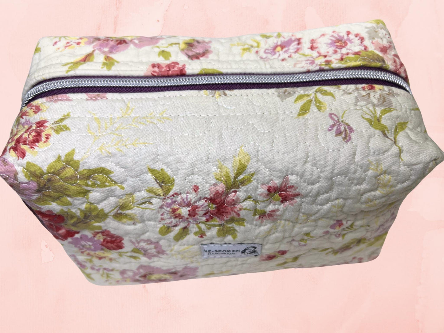 Floral Quilted Makeup Bag – Handmade Zipper Pouch, Travel Cosmetic Bag, Vintage Style Toiletry Bag, Gift for Her