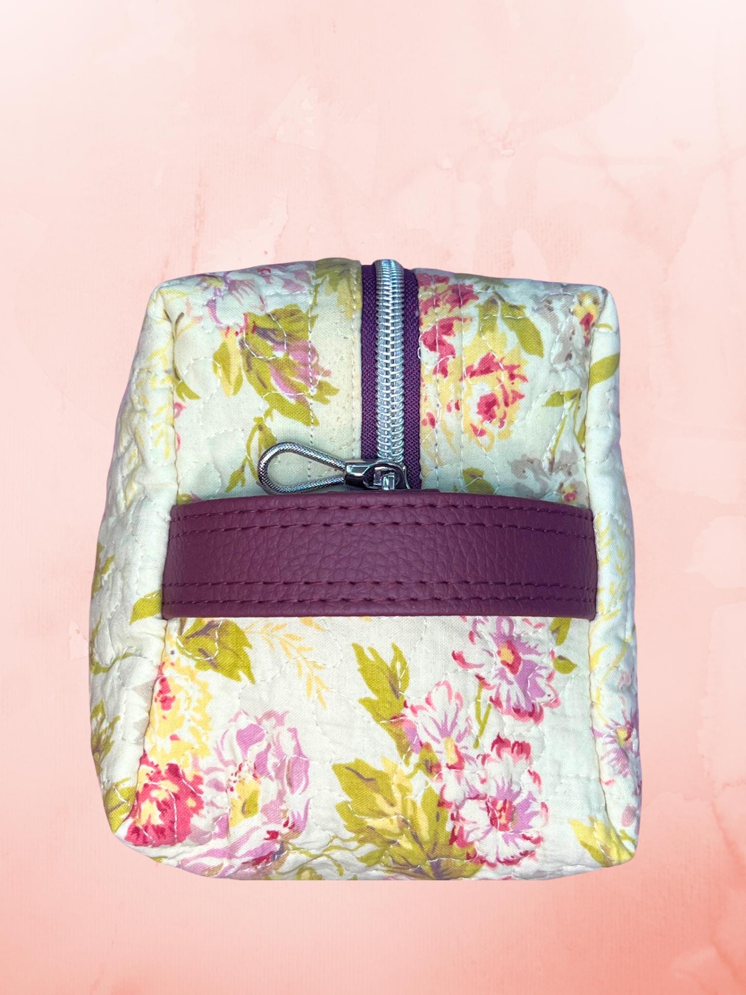 Handmade Large Capacity Quilted Makeup Bag, Floral Roses and Cream Vintage Style Cosmetic Pouch, Unique Women's Classic Toiletry Dopp Kit