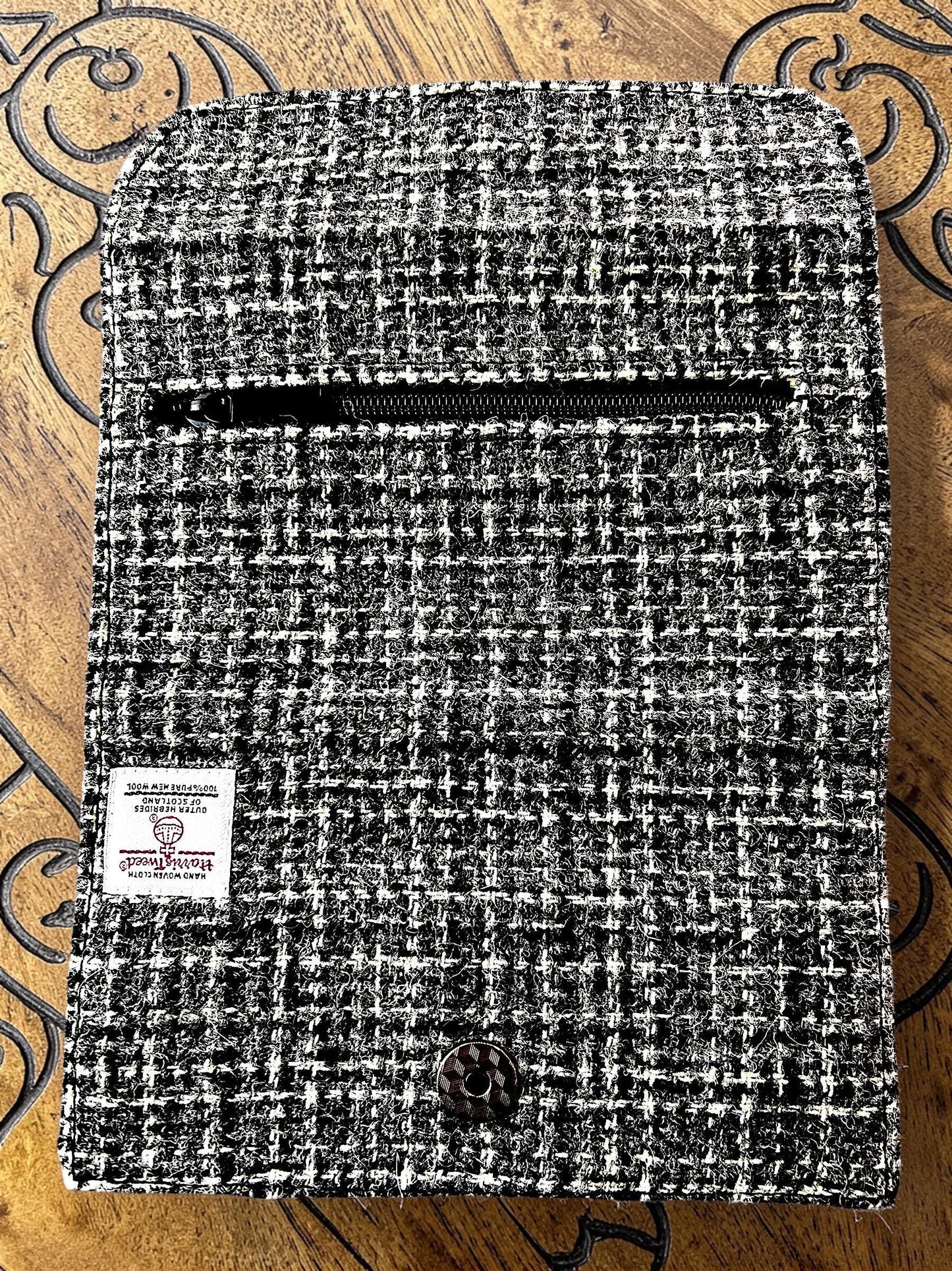 Trifold Harris Tweed Wallet Black White Grey Crosshatch Pattern with Magnetic Closure